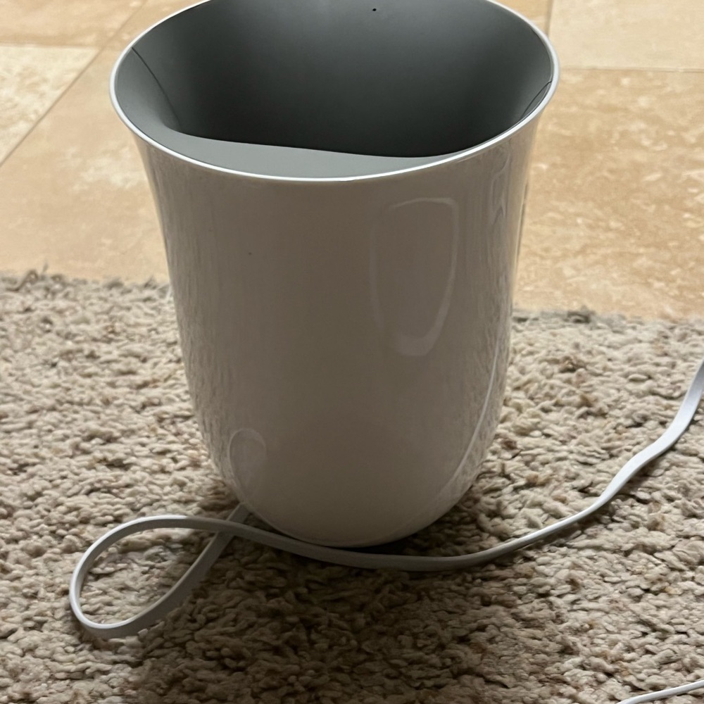 Oblio phone charger and UV sterilizer - Picture 4 of 6